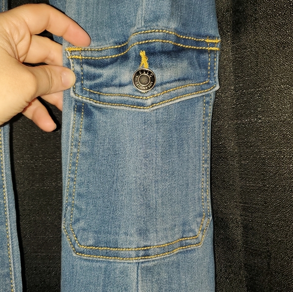 Cello Low Rise Flares SZ 5 Faux pockets but pockets on side of jeans raw hem - Picture 6 of 9